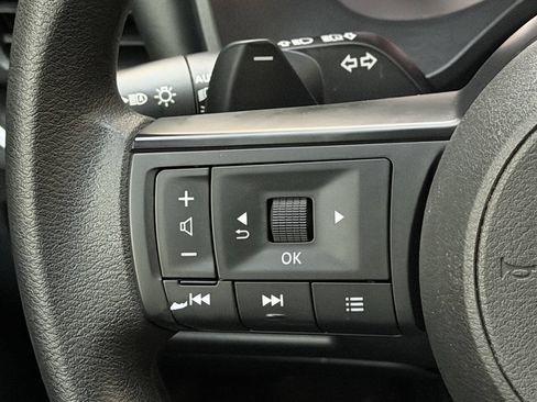Used 2024 Nissan Rogue S AWD/4WD image 22