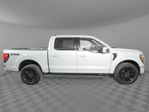 Used 2025 Ford F150 Lariat w/ Equipment Group 501A Mid image 4