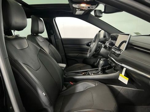 Used 2023 Jeep Compass High Altitude w/ Driver Assist Group I image 25