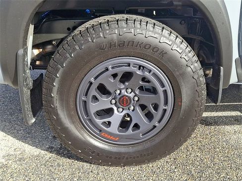 New 2026 Nissan Frontier PRO-4X w/ Pro-4x Convenience Package image 8