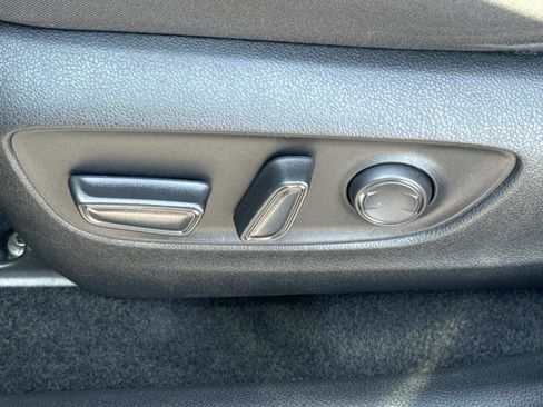 Used 2022 Toyota RAV4 XLE image 17