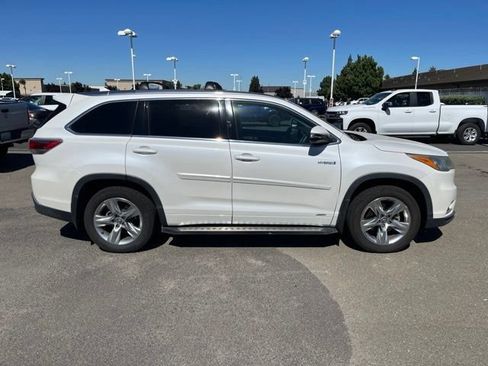 Used 2016 Toyota Highlander Limited Platinum AWD/4WD image 4