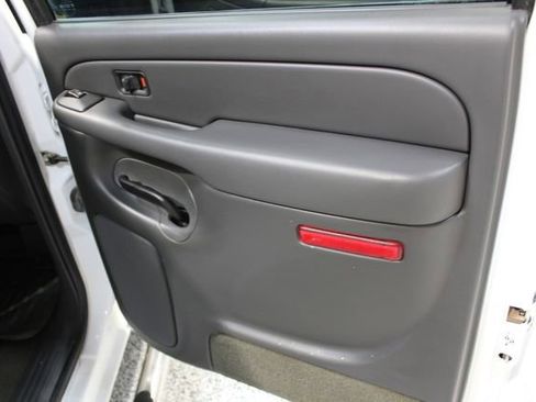 Used 2005 GMC Sierra 2500 SLT w/ Heavy-Duty Power Package image 22