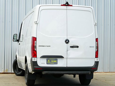 Used 2019 Mercedes-Benz Sprinter 1500 w/ Front Bench Seat Package image 5