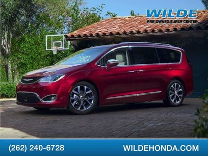 Used 2018 Chrysler Pacifica Touring-L Plus w/ Tire & Wheel Group