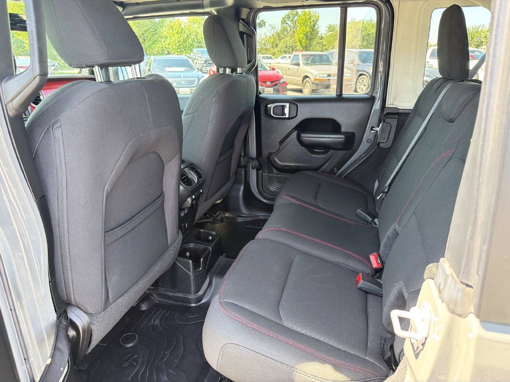 Used 2023 Jeep Wrangler Unlimited Rubicon AWD/4WD image 22