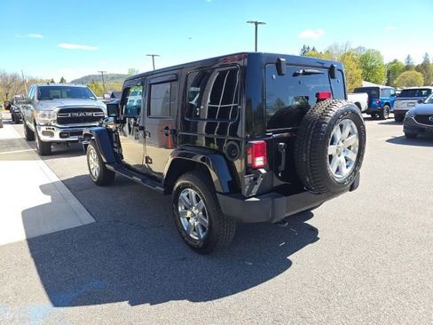 Certified 2017 Jeep Wrangler Unlimited Sahara w/ Dual Top Group AWD/4WD image 4