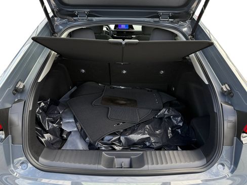 Used 2024 Toyota Prius LE FWD image 17