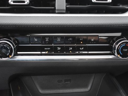 New 2026 Chevrolet Equinox LT w/ Safety and Technology Package FWD image 25