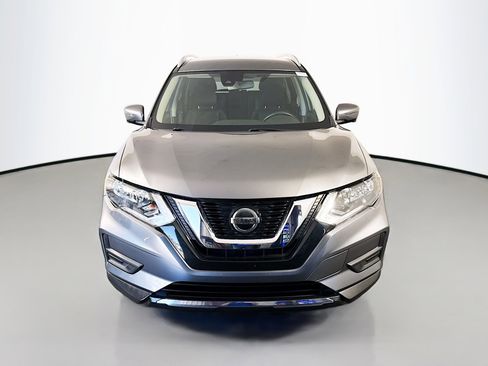 Used 2019 Nissan Rogue SV w/ Premium Package FWD image 2