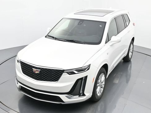 New 2025 Cadillac XT6 Luxury image 23