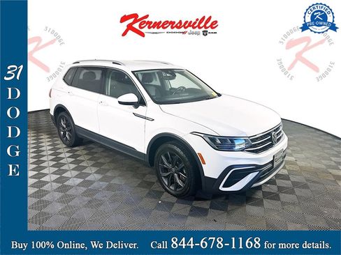 Used 2022 Volkswagen Tiguan SE image 1