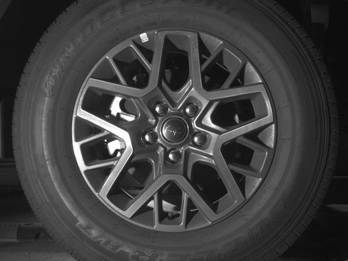 Used 2025 Jeep Wrangler Sahara image 13