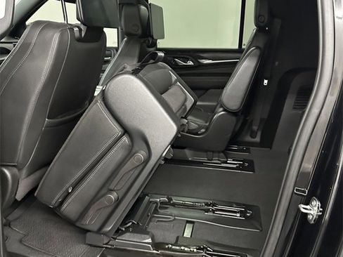 Used 2023 GMC Yukon XL Denali image 32