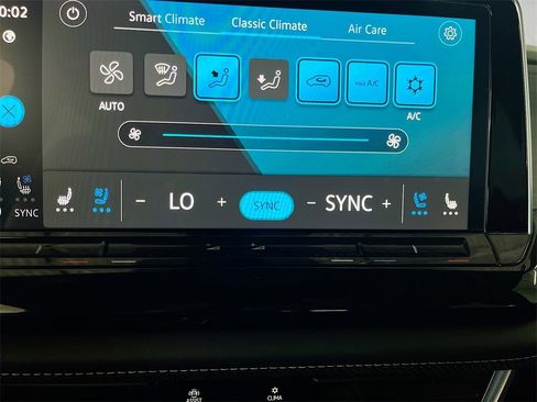 Used 2024 Volkswagen Atlas Cross Sport SE w/ Panoramic Sunroof Package image 20