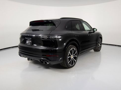 Certified 2023 Porsche Cayenne Turbo image 10