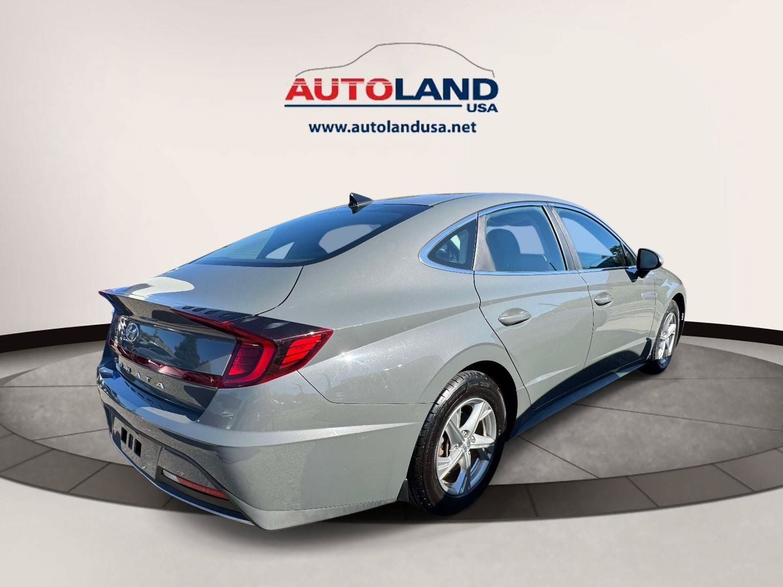 Used 2021 Hyundai Sonata SE w/ Winter Weather Package FWD image 3