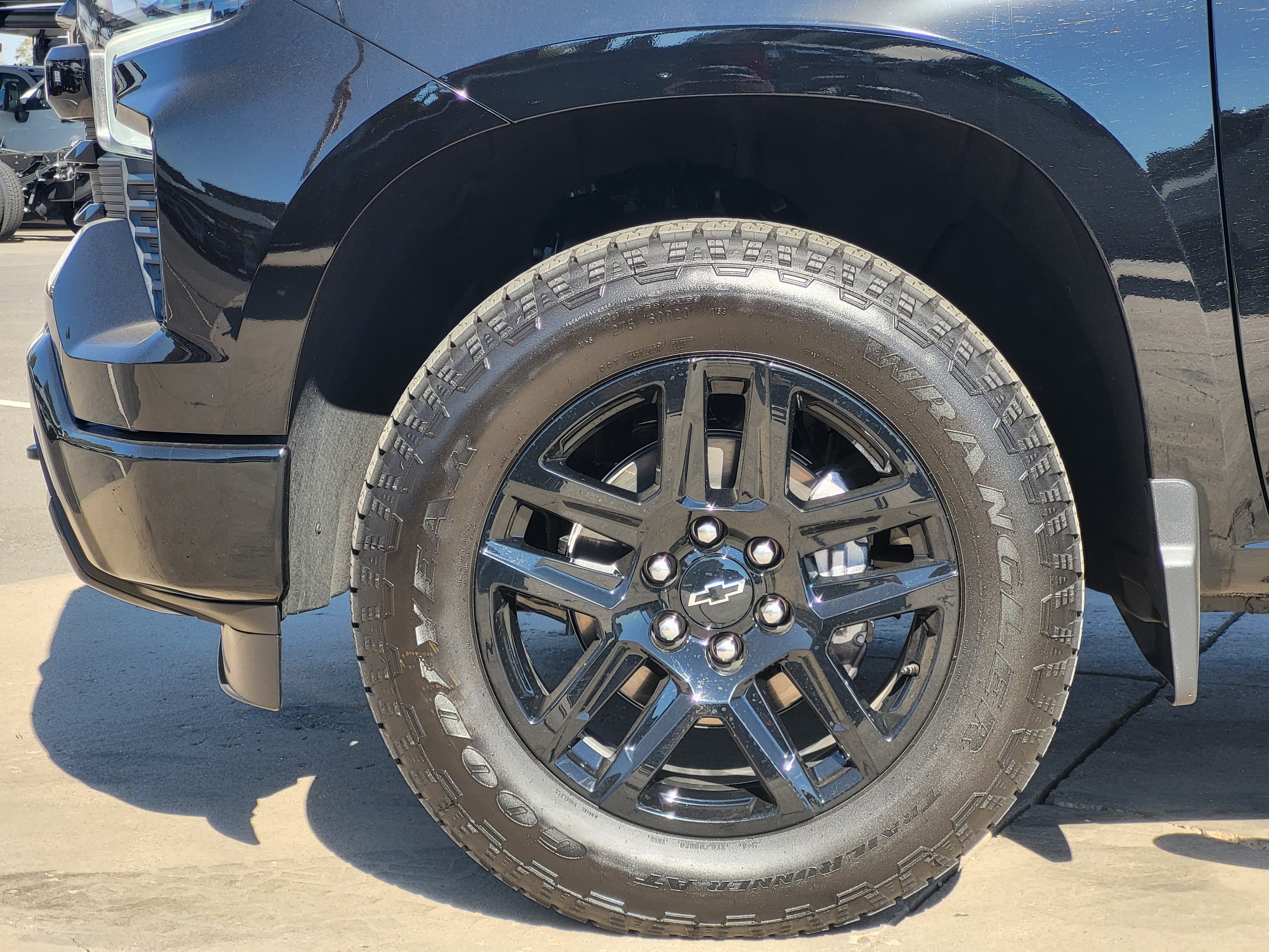 Used 2025 Chevrolet Silverado 1500 RST w/ Rally Edition AWD/4WD image 9