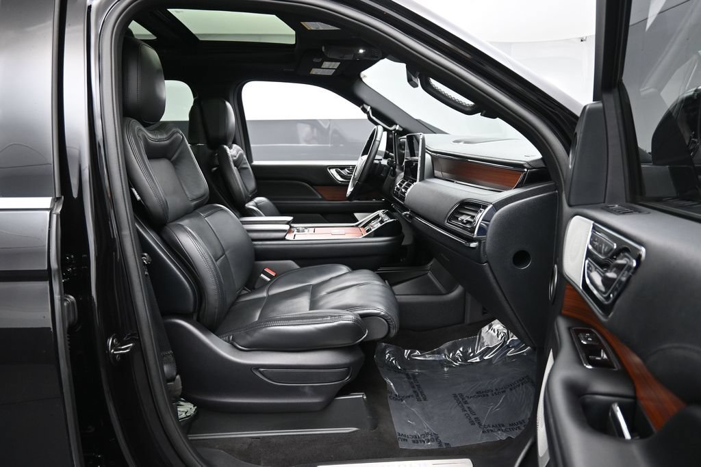 Used 2020 Lincoln Navigator L Reserve w/ Equipment Group 208A Reserve AWD/4WD image 27