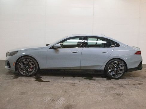 New 2026 BMW i5 eDrive40 w/ M Sport Package image 7