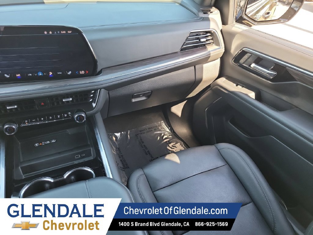 Certified 2025 Chevrolet Suburban LT AWD/4WD image 24