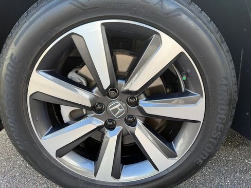 Certified 2025 Honda Pilot Touring image 30