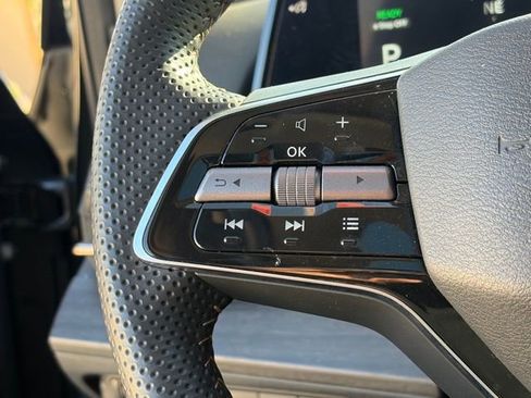 Used 2024 Nissan Ariya FWD image 28