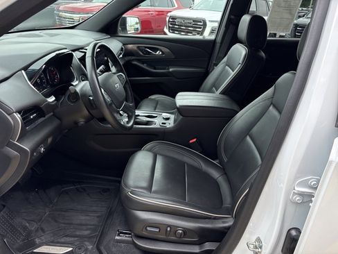 Used 2024 Chevrolet Traverse Premier w/ Redline Edition FWD image 14