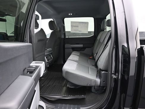 New 2026 Ford F250 XLT w/ FX4 Off-Road Package image 18