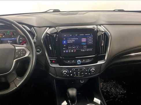 Used 2023 Chevrolet Traverse LT FWD image 8
