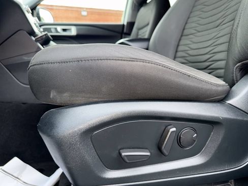 Used 2021 Ford Explorer XLT AWD/4WD image 14
