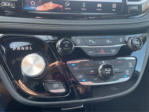 New 2026 Chrysler Pacifica Select w/ S Appearance Package image 24