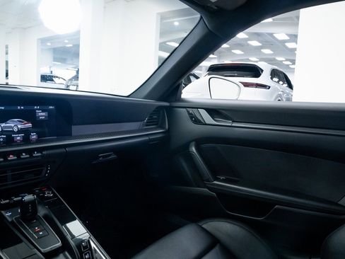 Used 2020 Porsche 911 Carrera S image 10