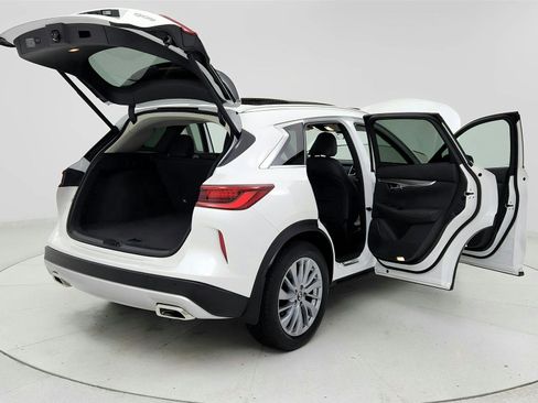 Used 2023 INFINITI QX50 Luxe AWD/4WD image 11