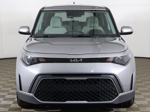 Used 2023 Kia Soul LX w/ LX Technology Package image 10