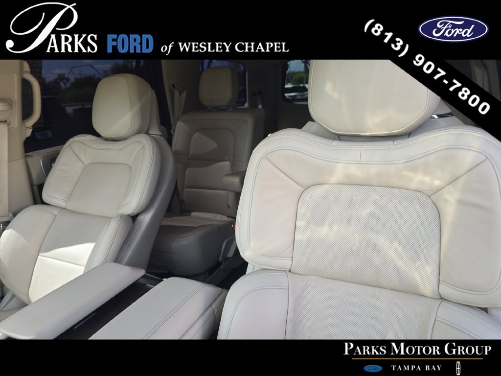 Used 2021 Lincoln Navigator Reserve w/ Luxury Package RWD image 21