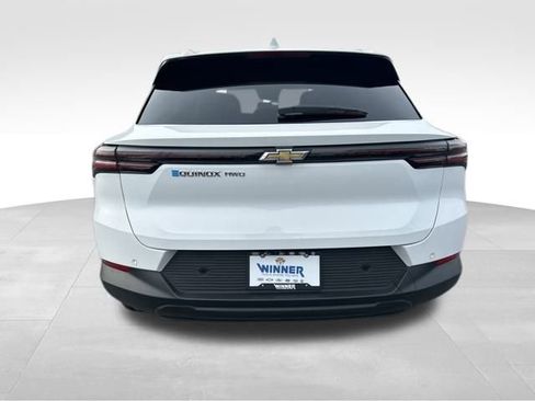 New 2026 Chevrolet Equinox EV LT image 4