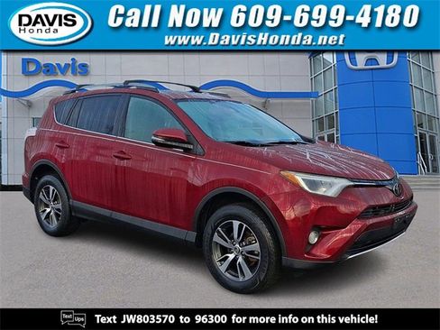 Used 2018 Toyota RAV4 XLE image 1