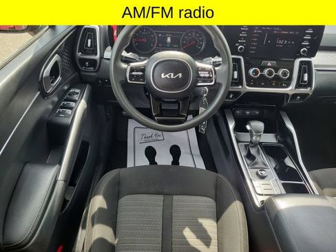 Used 2023 Kia Sorento LX AWD/4WD image 9