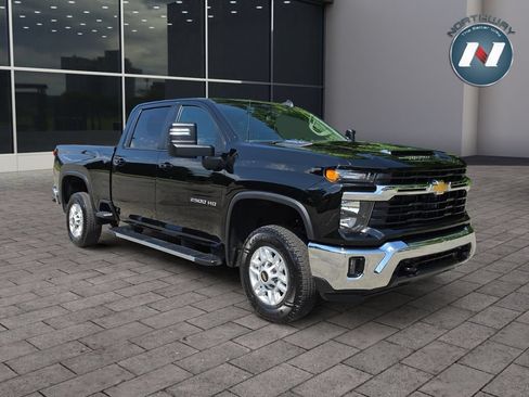Used 2025 Chevrolet Silverado 2500 LT w/ Convenience Package AWD/4WD image 7