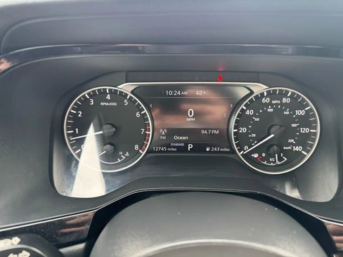 Used 2024 Nissan Pathfinder SV w/ SV Premium Package image 19