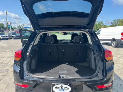 Used 2023 Buick Encore GX Select w/ Sport Touring Package FWD image 13