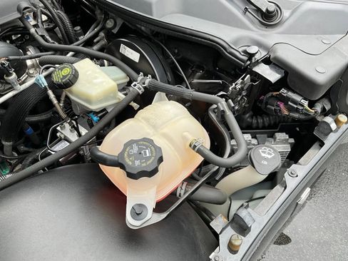 Used 2009 Pontiac Solstice Coupe w/ Premium Package image 26