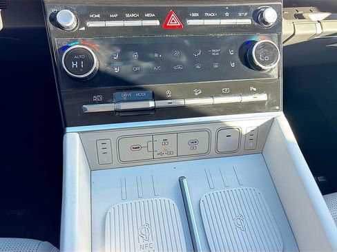 Used 2024 Hyundai Santa Fe Calligraphy image 16