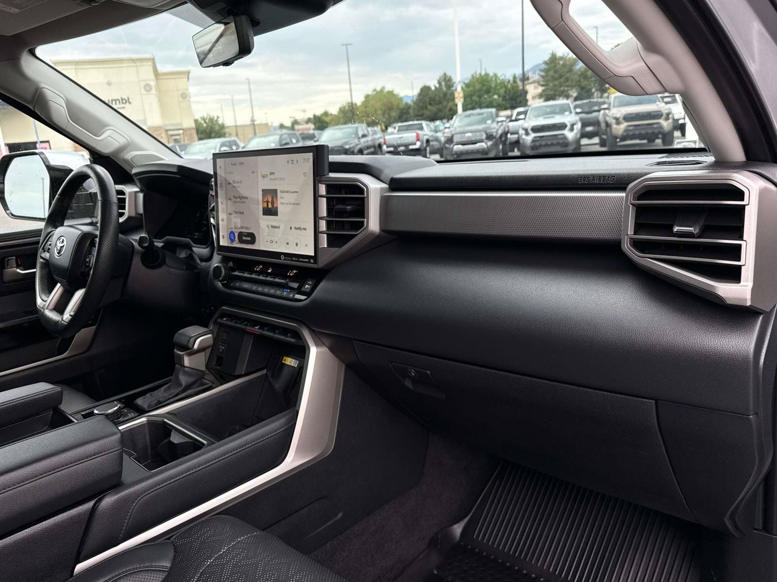 Used 2024 Toyota Tundra Limited AWD/4WD image 18