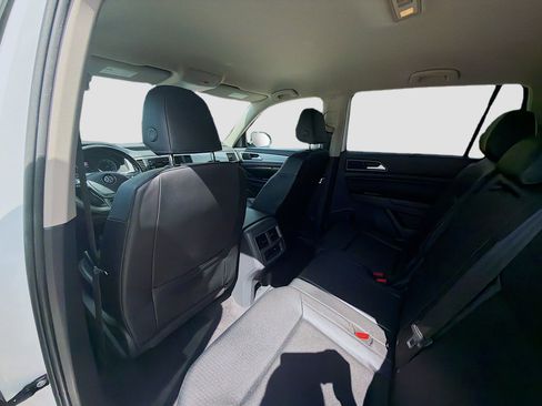 Used 2018 Volkswagen Atlas SE image 24