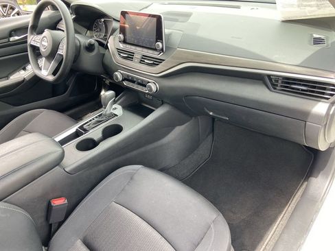 Used 2025 Nissan Altima 2.5 SV image 31