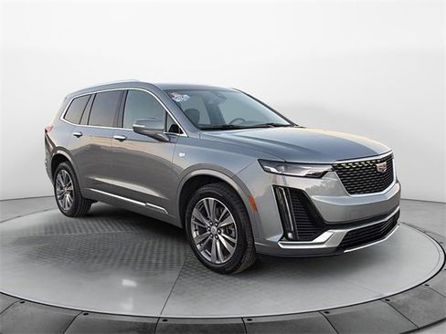 Used 2025 Cadillac XT6 Premium Luxury image 1