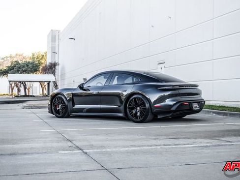 Used 2021 Porsche Taycan 4S w/ Premium Package image 21