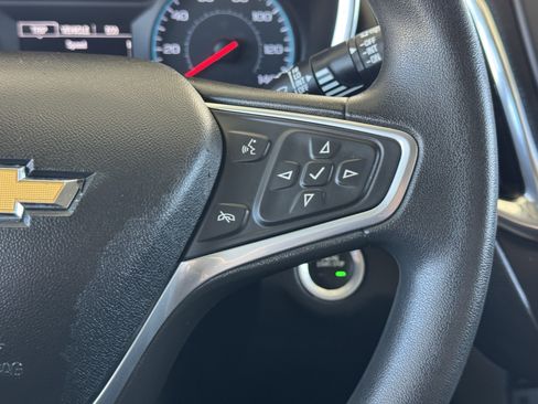 Certified 2018 Chevrolet Equinox LT FWD image 32
